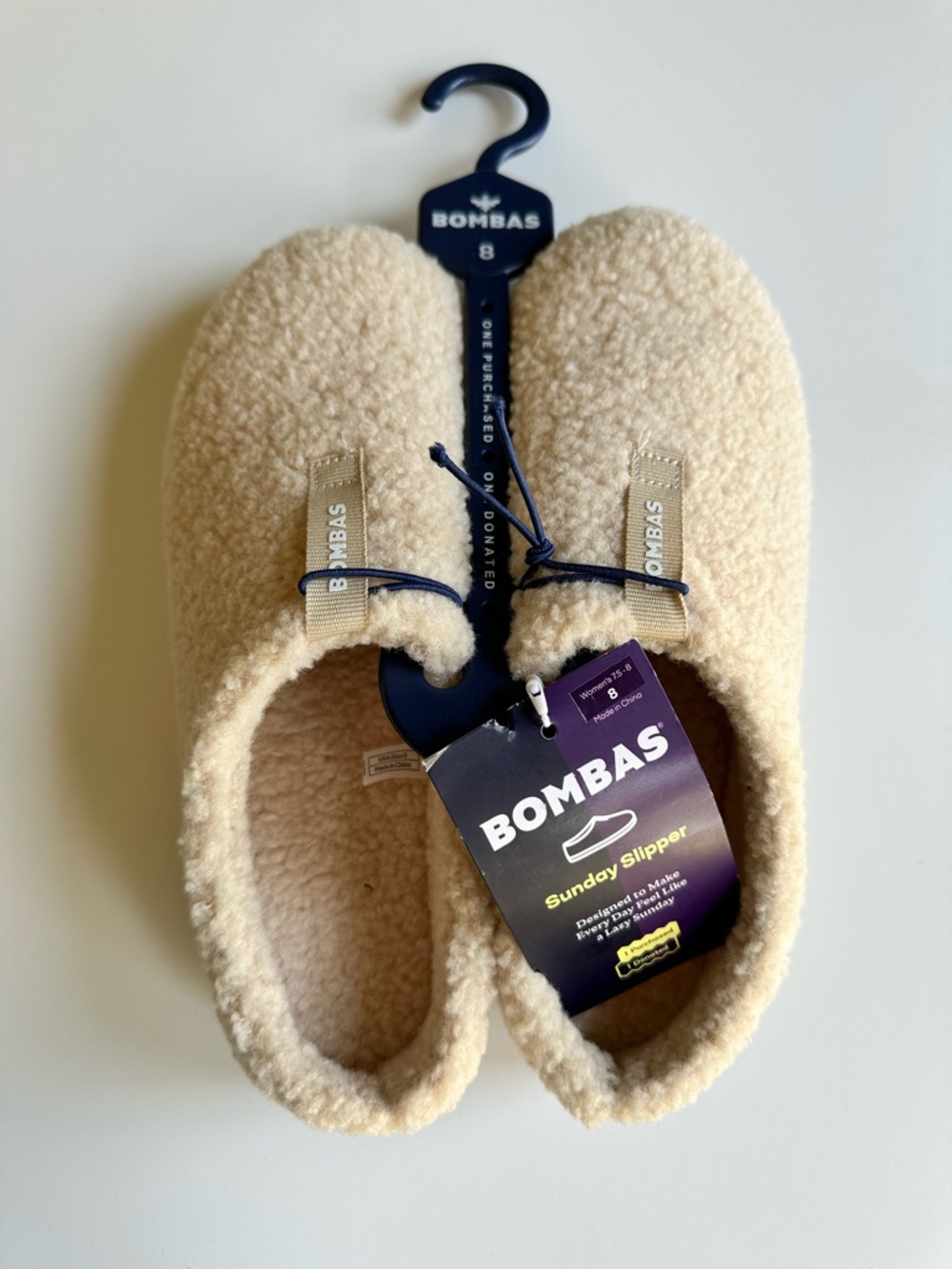 NWT Bombas Women’s Cream Sherpa Slip-On Slippers - Picture 2 of 5